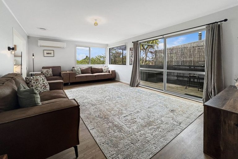 Photo of property in 61 Sunline Avenue, Massey, Auckland, 0614