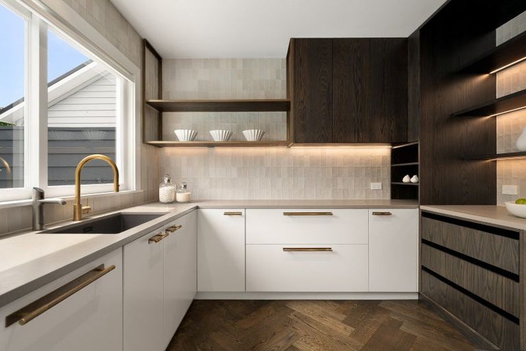 Photo of property in 39 Maungakiekie Avenue, Greenlane, Auckland, 1051