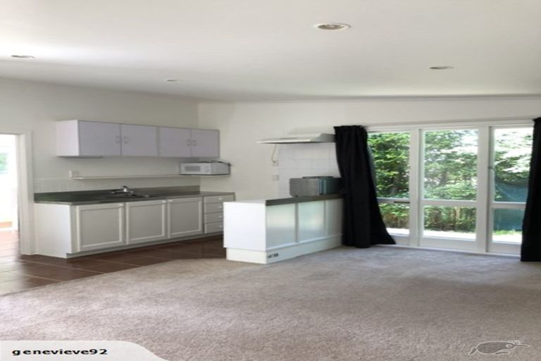 Photo of property in 50a Megan Avenue, Pakuranga Heights, Auckland, 2010