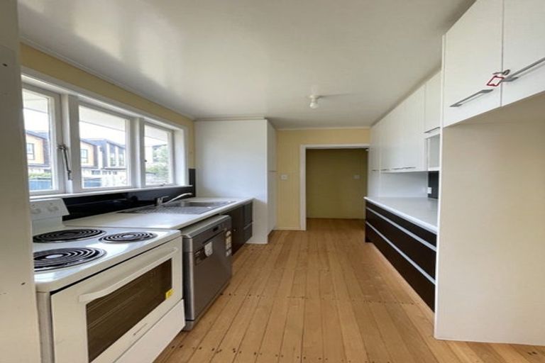 Photo of property in 52a Swanson Road, Henderson, Auckland, 0610