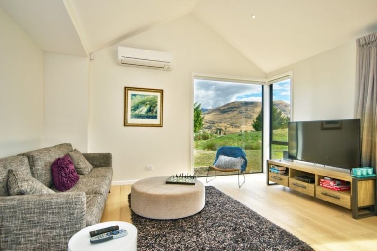 Photo of property in 19 Mckenzies Shute, Jacks Point, Queenstown, 9371