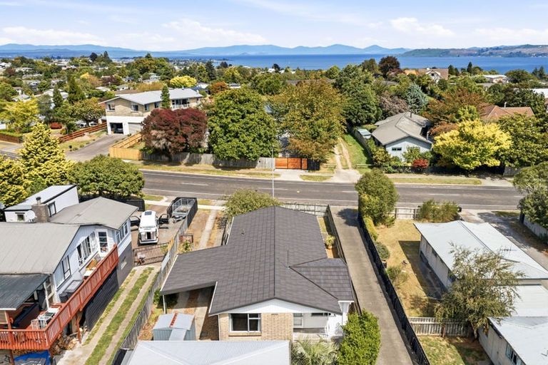 Photo of property in 86 Tamatea Road, Taupo, 3330