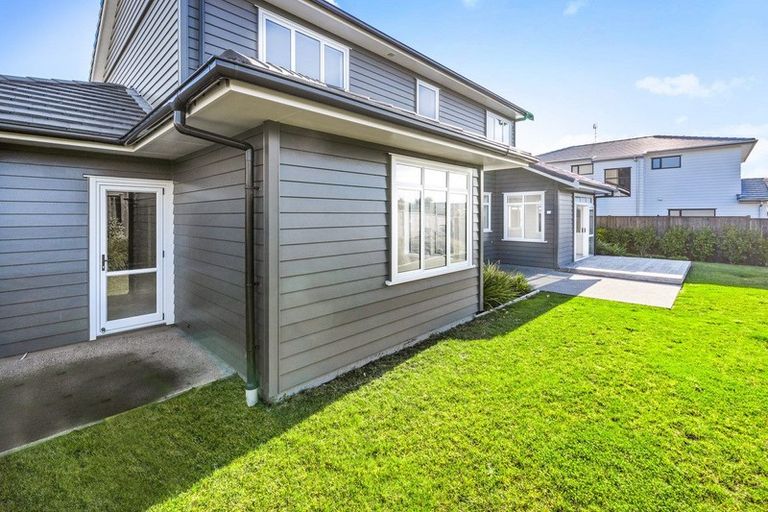 Photo of property in 13 Couldrey Crescent, Red Beach, 0932