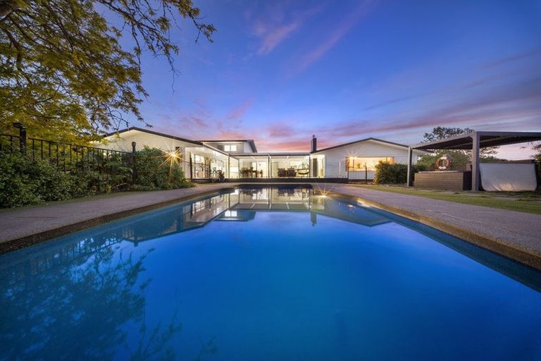 Photo of property in 16 Langford Place, Dairy Flat, Albany, 0792