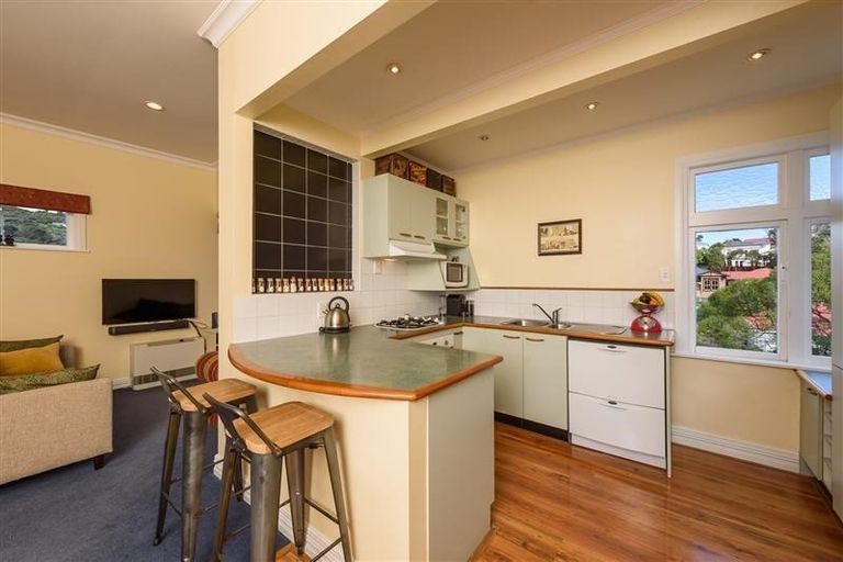 Photo of property in 9 Murray Street, Island Bay, Wellington, 6023