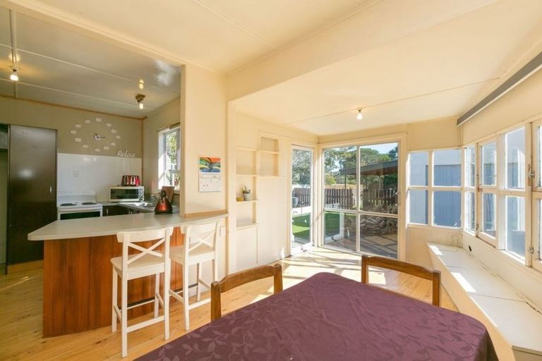 Photo of property in 464 South Road, Omata, New Plymouth, 4374