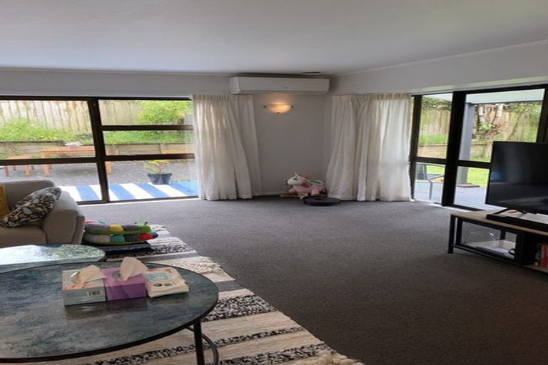 Photo of property in 10 Palliser Lane, Browns Bay, Auckland, 0630