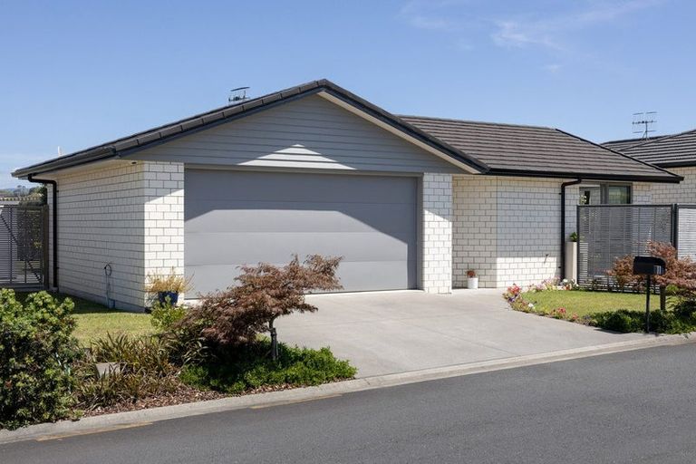 Photo of property in Waterview Estate, 11/4 Greystone Place, Omokoroa, 3114