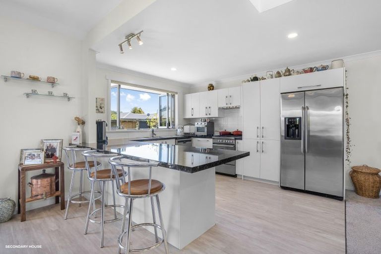 Photo of property in 81 Reading Street, Greytown, 5712