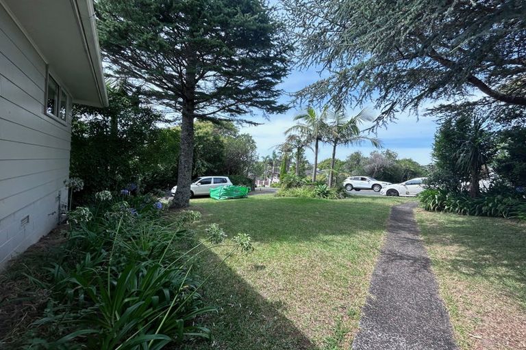 Photo of property in 62 Weatherly Road, Torbay, Auckland, 0630