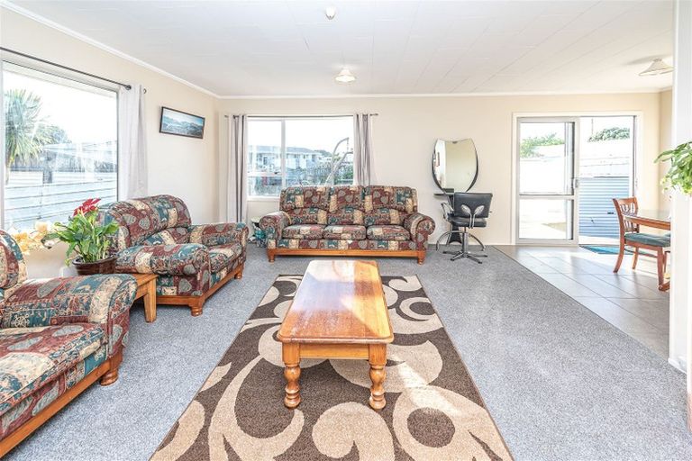 Photo of property in 140 Puriri Street, Castlecliff, Whanganui, 4501