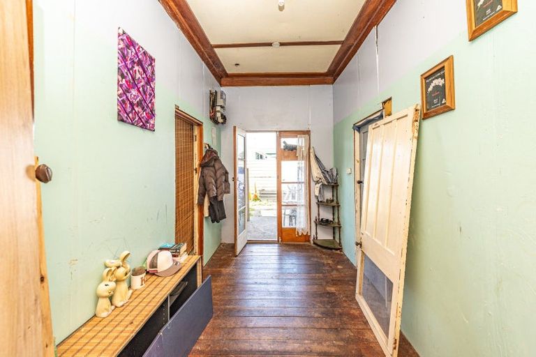 Photo of property in 39 Cornfoot Street, Castlecliff, Whanganui, 4501