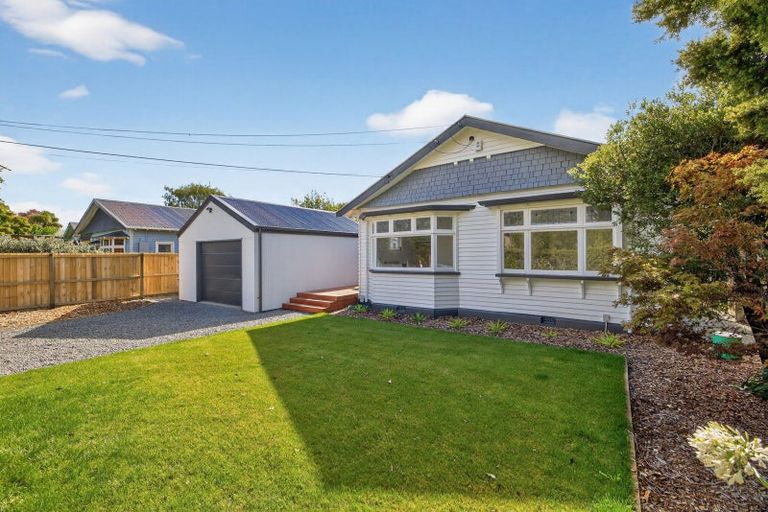 Photo of property in 13 Kowhai Terrace, Saint Martins, Christchurch, 8022
