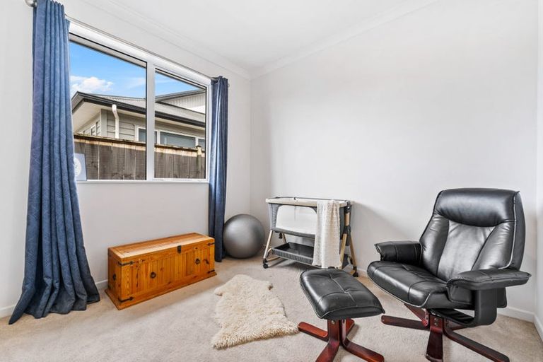 Photo of property in 1 Aporo Drive, Kumeu, 0810