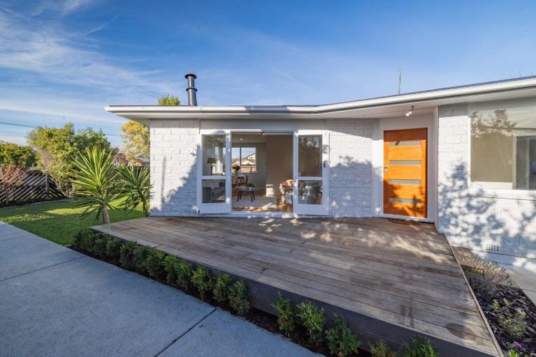 Photo of property in 40 Inwoods Road, Parklands, Christchurch, 8083