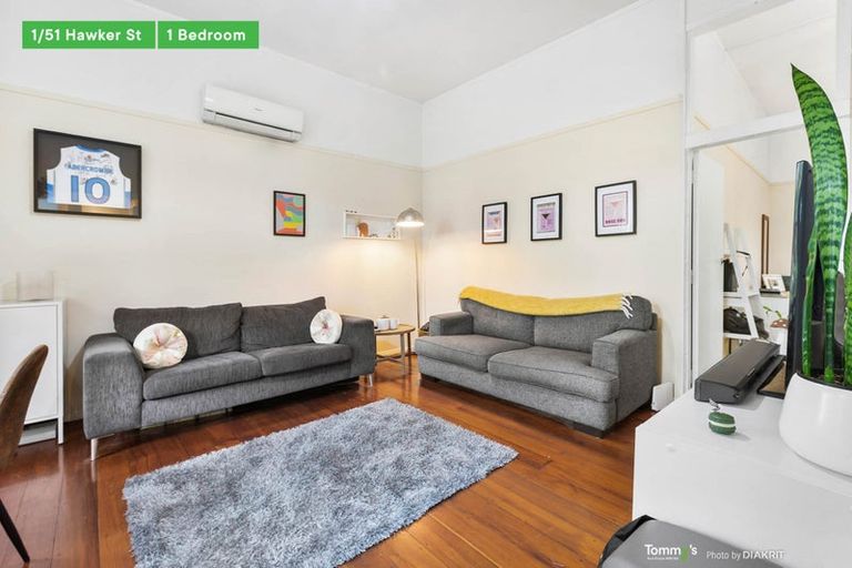 Photo of property in 51 Hawker Street, Mount Victoria, Wellington, 6011