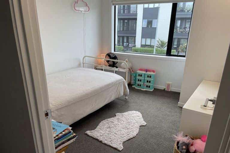 Photo of property in 2 Frank Gill Road, Hobsonville, Auckland, 0616