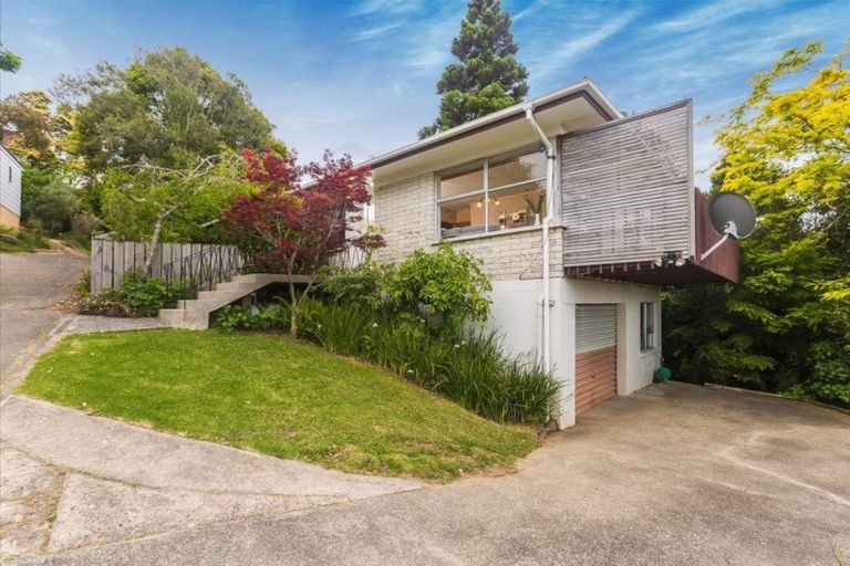 Photo of property in 25 Walnut Lane, Browns Bay, Auckland, 0630