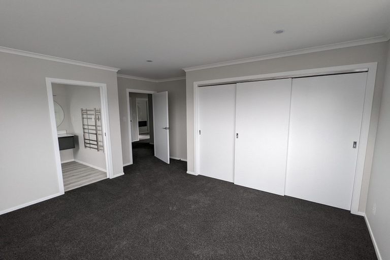 Photo of property in 15 Castletown Street, Wallaceville, Upper Hutt, 5018