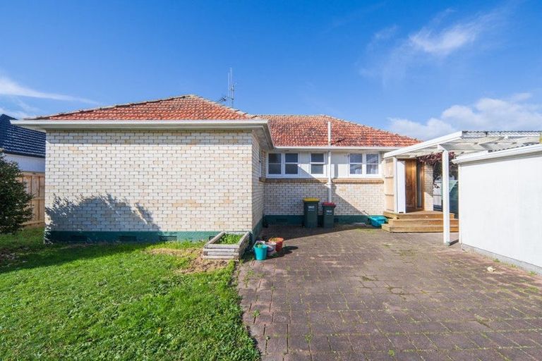 Photo of property in 27 Willis Street, Bader, Hamilton, 3206