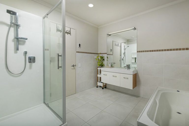 Photo of property in 17 Oak View Terrace, Schnapper Rock, Auckland, 0632