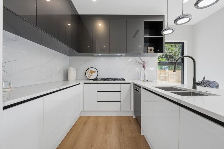 Photo of property in 141a Seabrook Avenue, New Lynn, Auckland, 0600