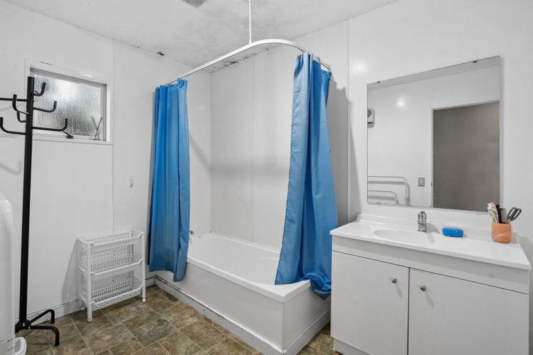 Photo of property in 54 Elm Tree Avenue, Frankton, Queenstown, 9300