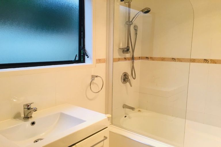 Photo of property in 2/18 Morton Avenue, Forrest Hill, Auckland, 0620