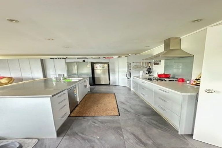 Photo of property in 1 Olwyn Place, Greenhithe, Auckland, 0632