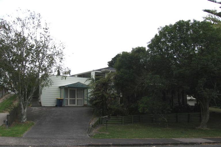 Photo of property in 36 Hellyers Street, Birkdale, Auckland, 0626