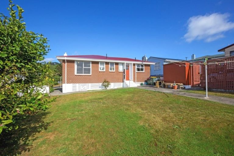 Photo of property in 45 Piko Street, Titahi Bay, Porirua, 5022