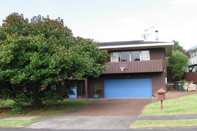 Photo of property in 8 Hamish Place, Sunnyhills, Auckland, 2010