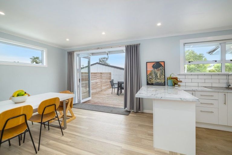 Photo of property in 14 Mahupuku Street, Greytown, 5712