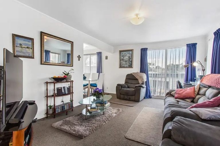 Photo of property in 5 Joshua Place, Weymouth, Auckland, 2103