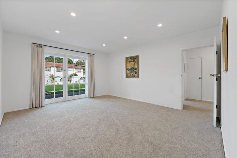Photo of property in 1/25 James Evans Drive, Northcote, Auckland, 0627