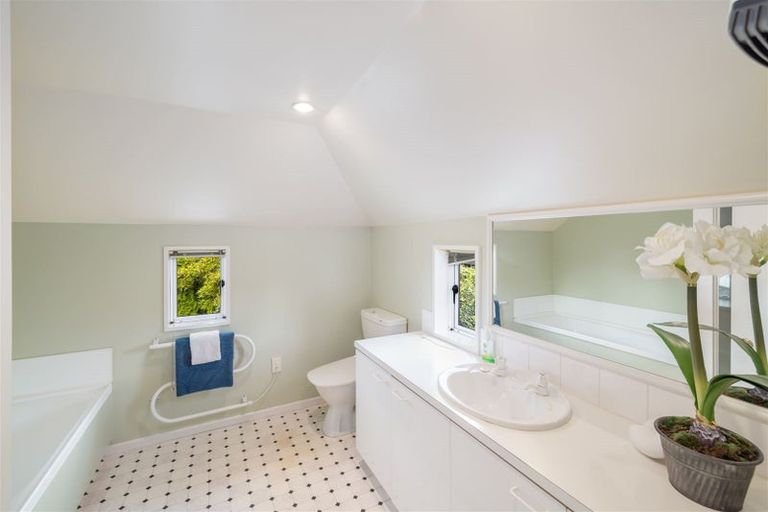 Photo of property in 11a Weka Street, Fendalton, Christchurch, 8041