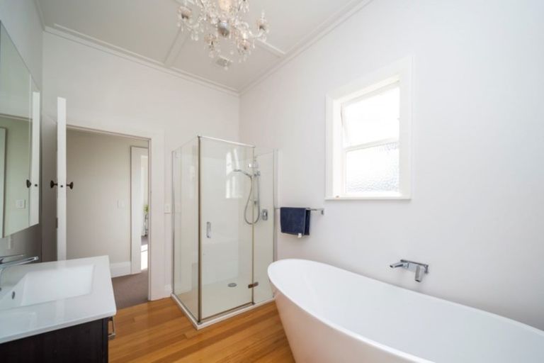 Photo of property in 25 Mount Edgcumbe Street, New Plymouth, 4310