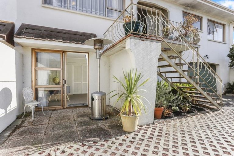 Photo of property in 2/1 West Hoe Road, Orewa, 0931