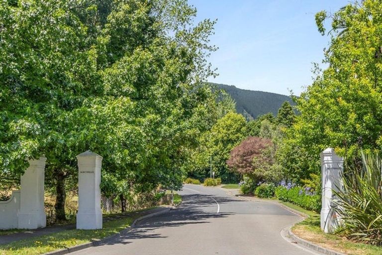 Photo of property in 10 Hill Tops Way, Stoke, Nelson, 7011