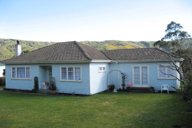 Photo of property in 22 Coast Road, Wainuiomata, Lower Hutt, 5014