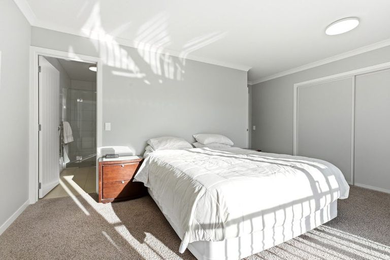 Photo of property in 56 Panorama Heights, Orewa, 0931