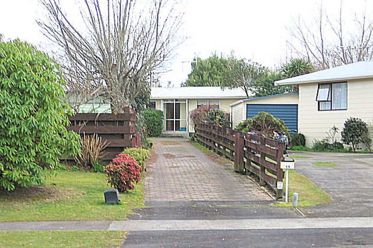 Photo of property in 15 Lansdowne Crescent, Glenview, Hamilton, 3206