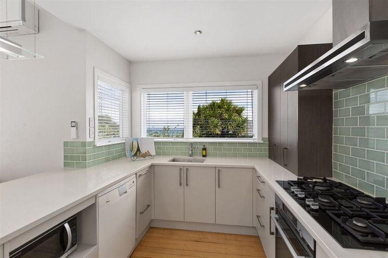 Photo of property in 1/3 Auld Street, Torbay, Auckland, 0630