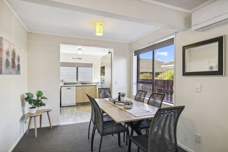 Photo of property in 2/29a Parkvale Road, Karori, Wellington, 6012