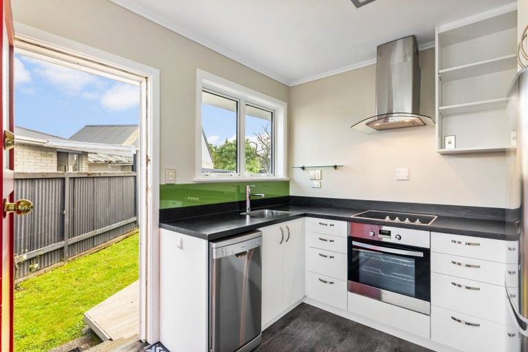 Photo of property in 7a Sequoia Place, Maoribank, Upper Hutt, 5018