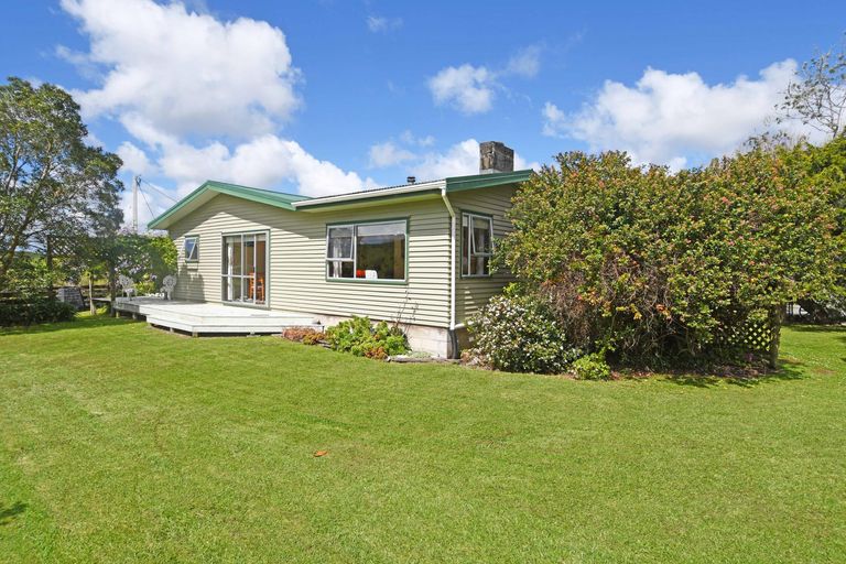 Photo of property in 77 Kaira Road, Kaiwaka, 0573