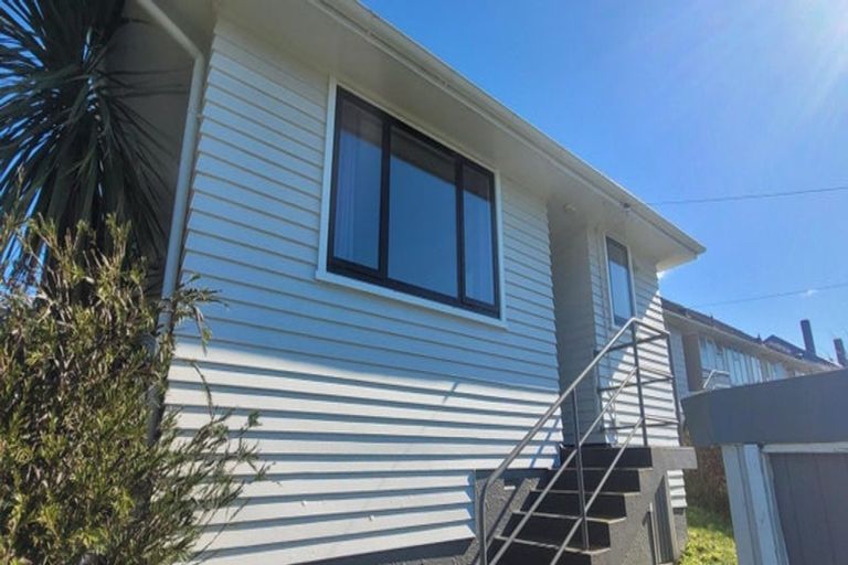 Photo of property in 54 Davidson Crescent, Tawa, Wellington, 5028