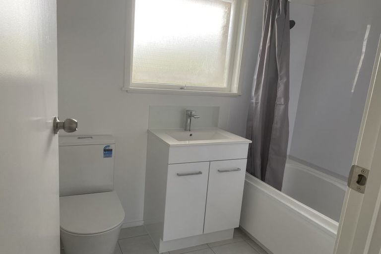 Photo of property in 4/77 Wellington Street, Howick, Auckland, 2014