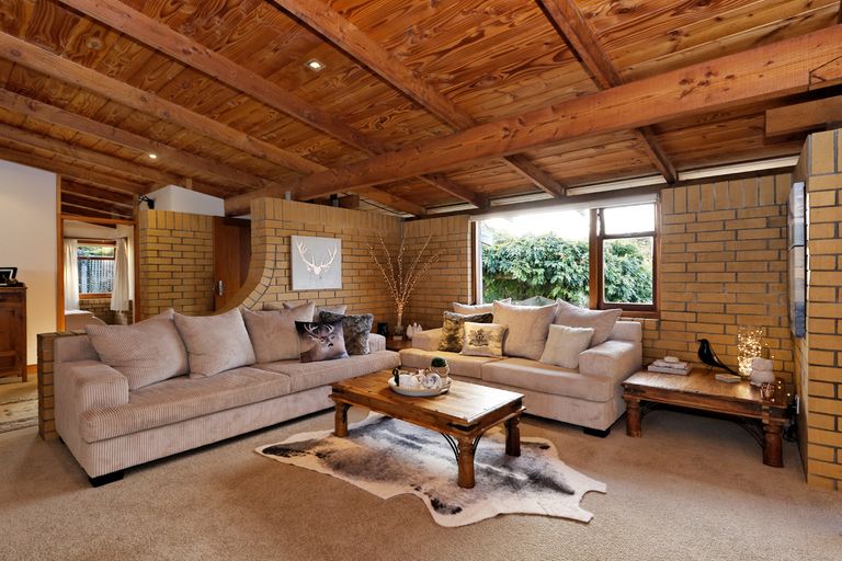 Photo of property in 146 Cliff View Drive, Green Bay, Auckland, 0604