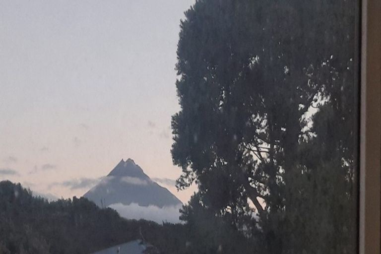 Photo of property in 119 Omata Road, Marfell, New Plymouth, 4310